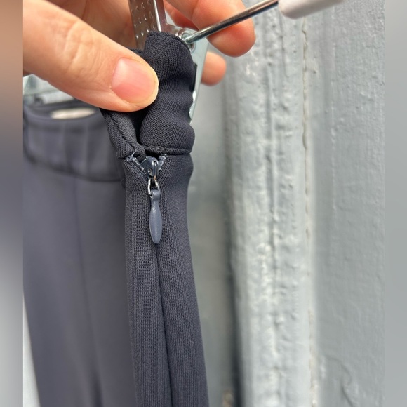 Valentino Slim Straight Navy pants, size 2 - Picture 10 of 10